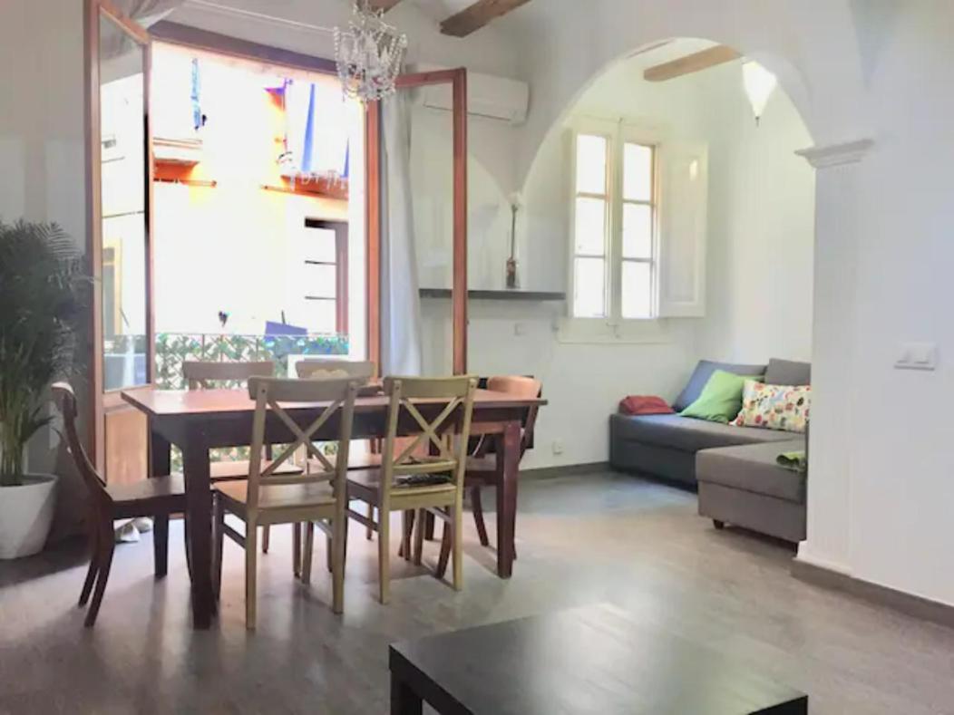 Romantic 19th Century Apartamento Barcelona