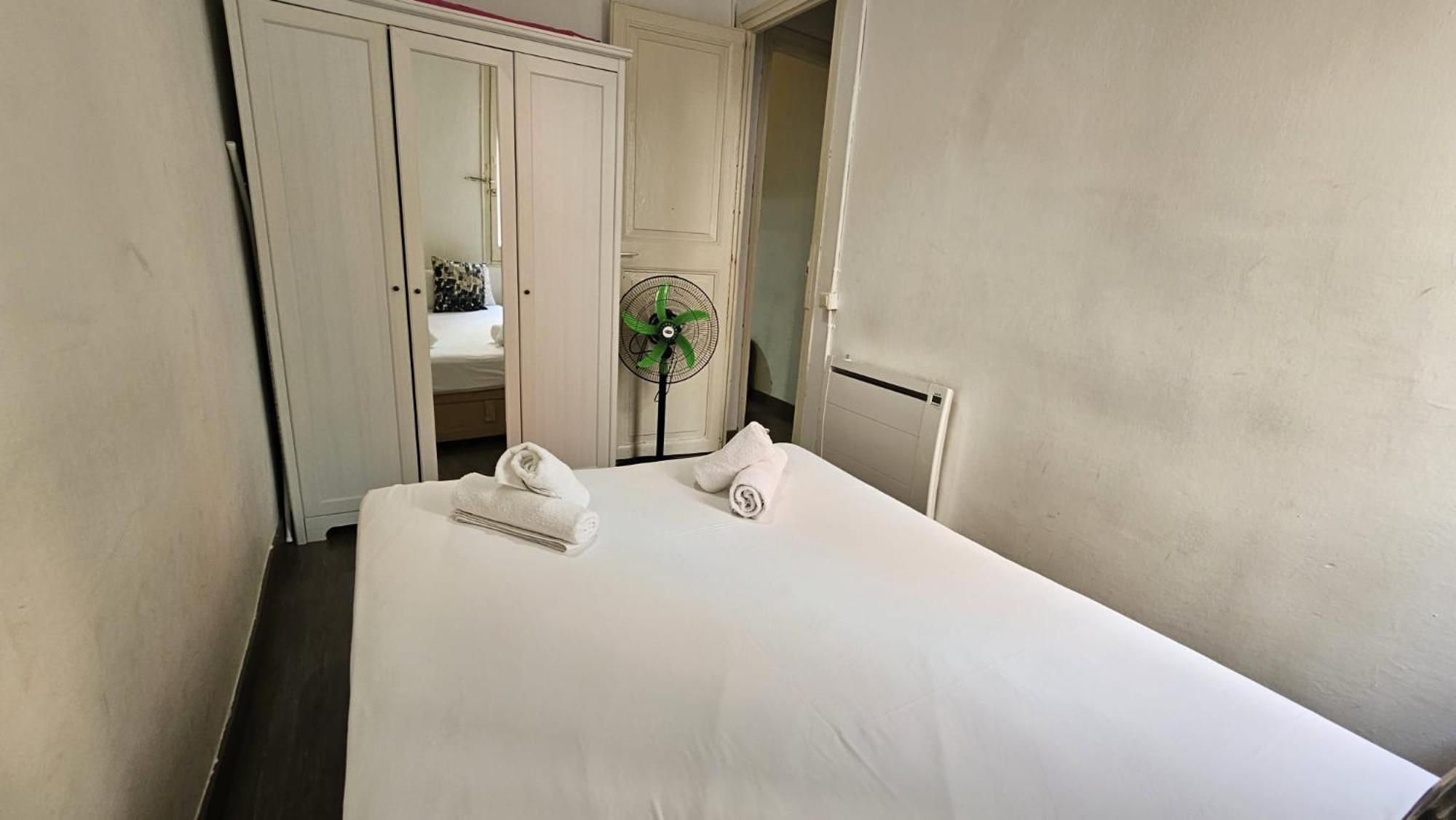 Romantic 19th Century Apartamento Barcelona